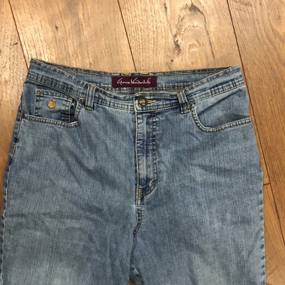 Gloria Vanderbilt Jeans - Picture 5 of 9